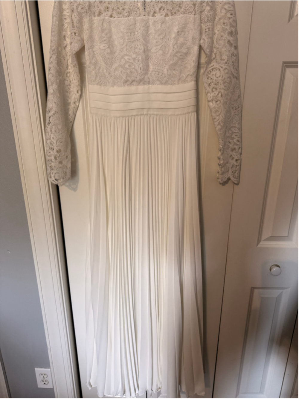 Women's Reiss White Long Sleeve Lace Pleated Maxi Dress Size 4 - Picture 8 of 10